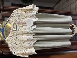 Umgee Womens Small Sage & Lace SS Top New With Tags